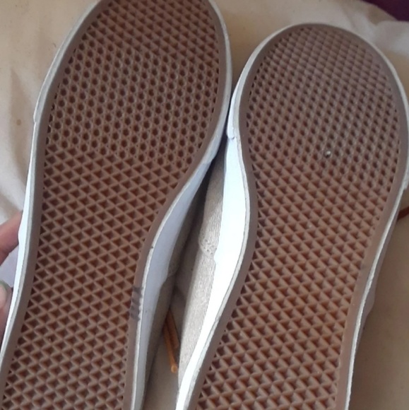 Vans - Picture 3 of 3